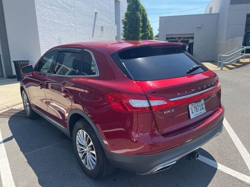 Used 2018 Lincoln MKX Select w/ Select Plus Package AWD/4WD image 4