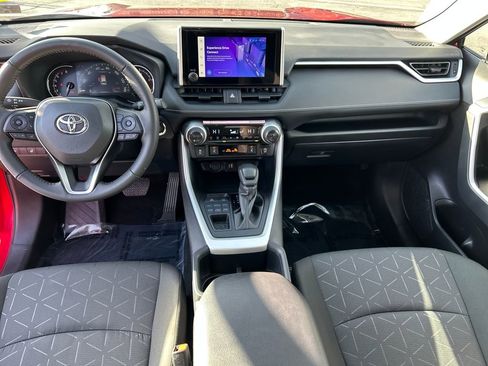 Used 2025 Toyota RAV4 XLE image 20