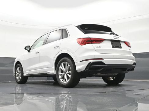 Used 2021 Audi Q3 2.0T Premium w/ Convenience Package AWD/4WD image 25