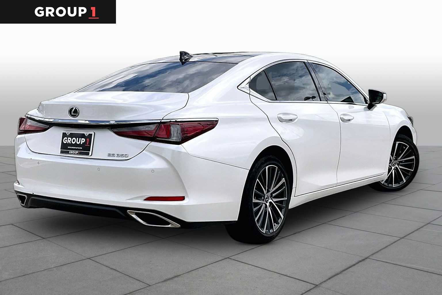 Used 2024 Lexus ES 350 w/ Premium Package FWD image 11