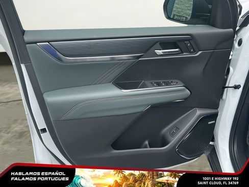 New 2026 GMC Acadia AT4 w/ Luxury Package AWD/4WD image 10