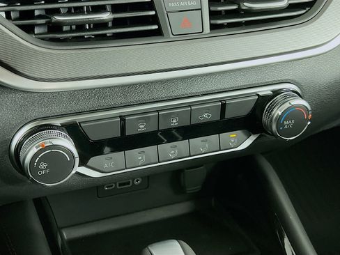 New 2025 Nissan Altima 2.5 SR image 10