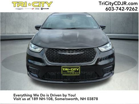 New 2026 Chrysler Pacifica Limited w/ S Appearance Package image 8