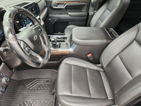 Used 2024 Chevrolet Silverado 1500 LT Trail Boss w/ LT Trail Boss Premium Package image 11