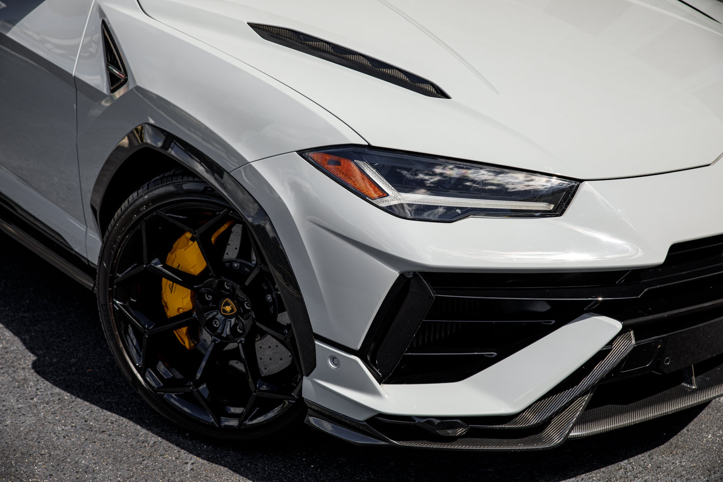 Used 2024 Lamborghini Urus Performante AWD/4WD image 22