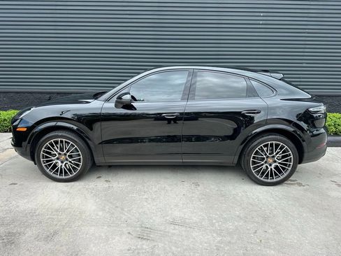 Certified 2023 Porsche Cayenne S AWD/4WD image 2