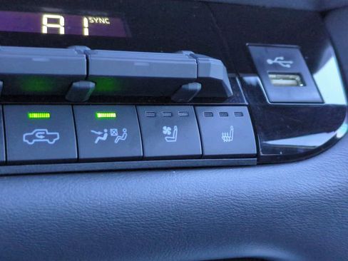 Used 2024 Toyota Tundra Platinum image 22