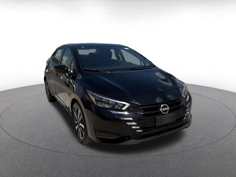 Used 2025 Nissan Versa SV FWD image 3