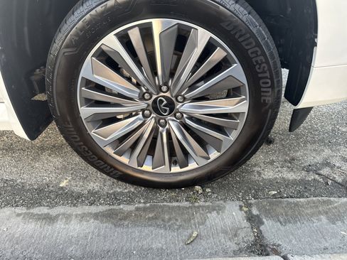 Used 2026 INFINITI QX80 Luxe image 12