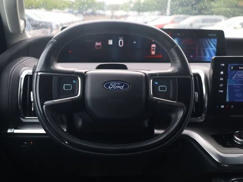 Used 2025 Ford Expedition Max Platinum AWD/4WD image 13