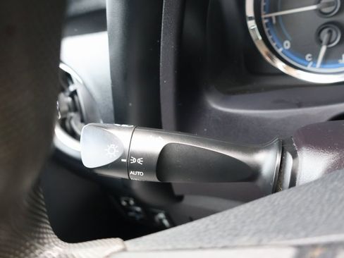 Used 2019 Toyota Corolla LE w/ LE Premium Package w/Moonroof image 14