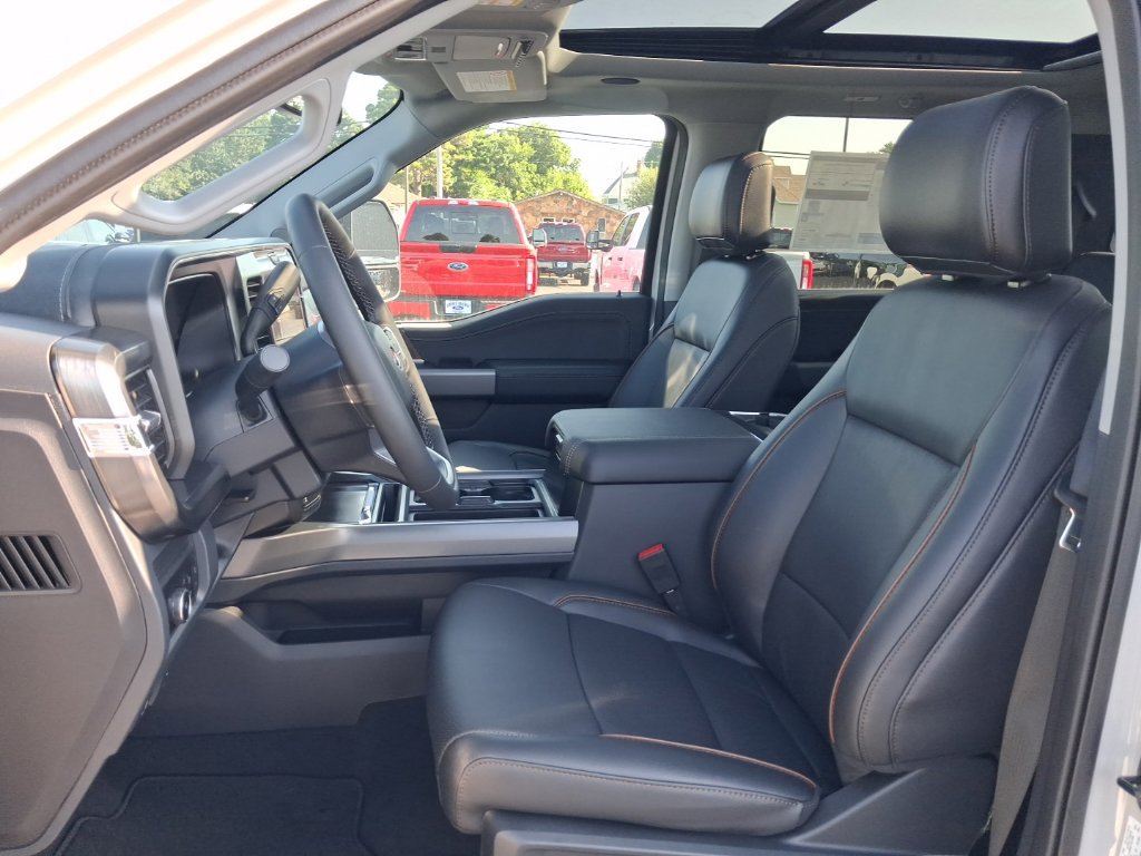 New 2026 Ford F350 Lariat w/ Black Appearance Package AWD/4WD image 4
