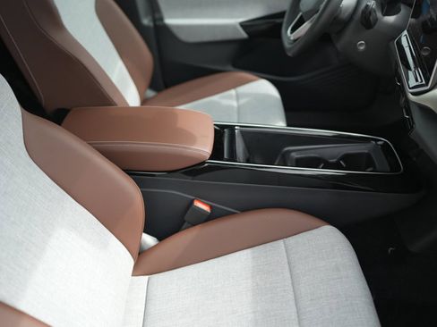 New 2026 Volkswagen ID.4 Pro AWD/4WD image 17
