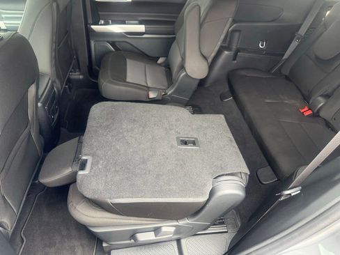 Certified 2024 Ford Explorer XLT AWD/4WD image 33