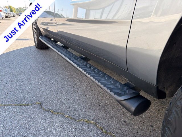 Used 2025 Chevrolet Suburban Z71 AWD/4WD image 16