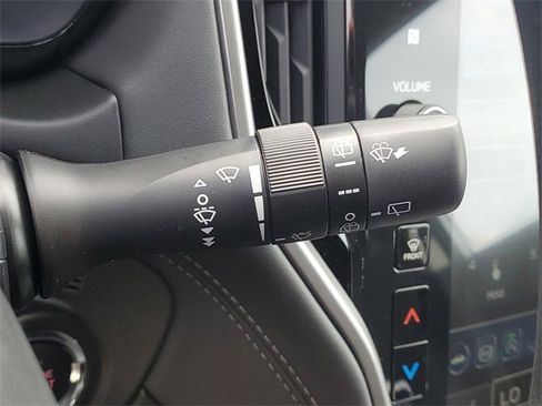 Certified 2025 Subaru Outback Premium w/ Popular Package #1A image 25