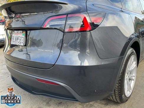 Used 2024 Tesla Model Y Long Range AWD/4WD image 91