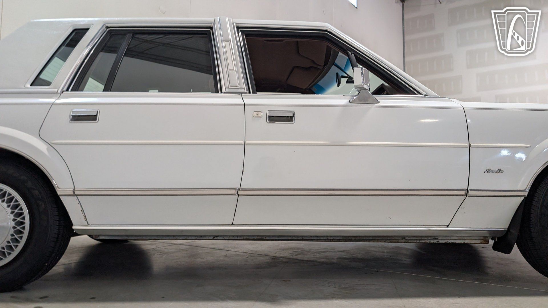 Used 1988 Lincoln Town Car RWD image 37