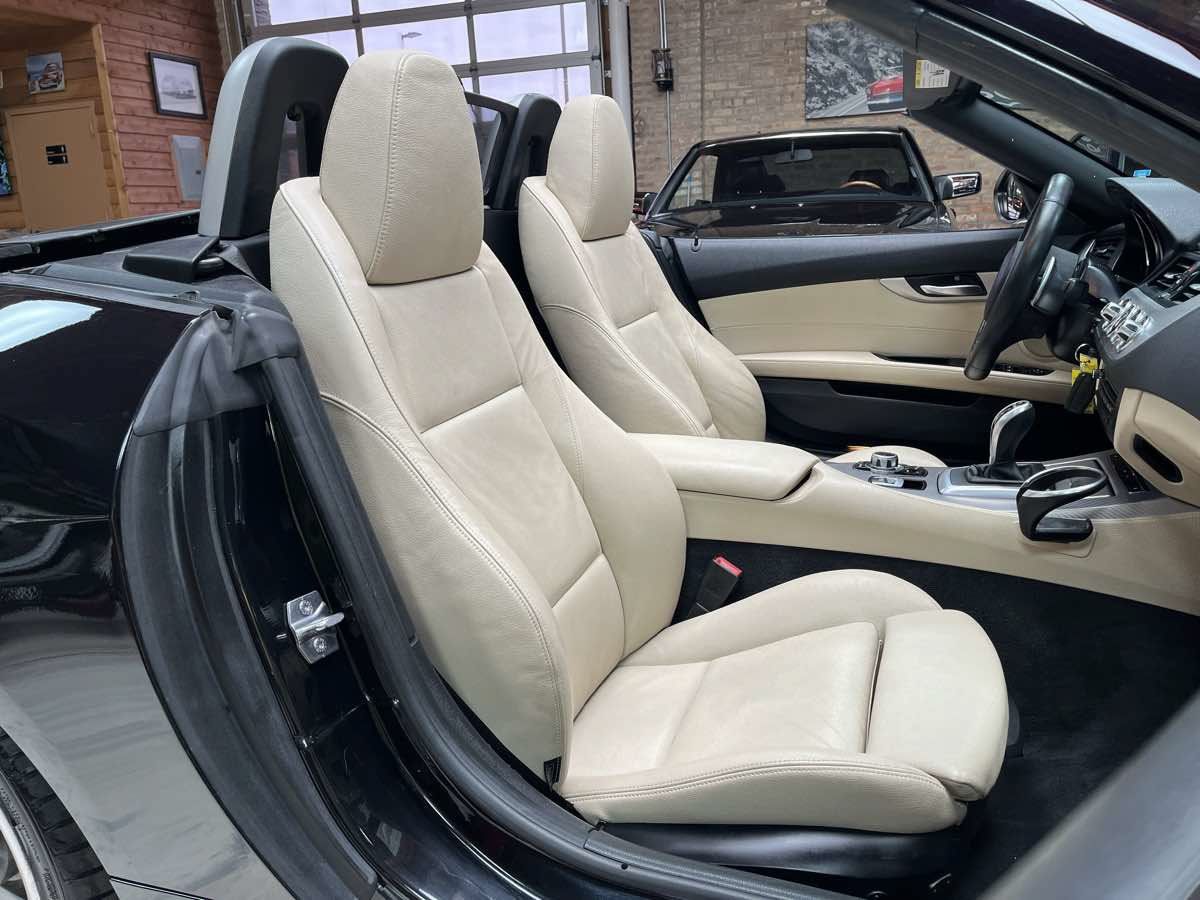 Used 2013 BMW Z4 sDrive35i RWD image 24