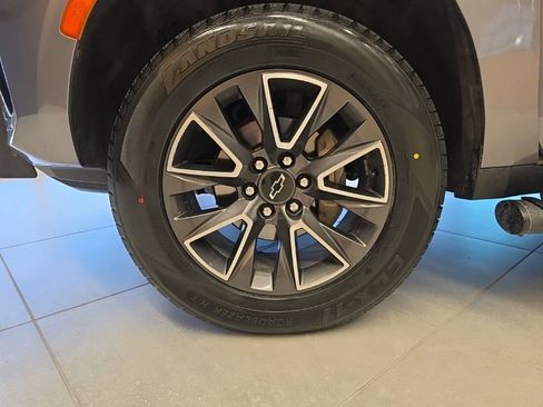Used 2021 Chevrolet Tahoe Z71 w/ Luxury Package AWD/4WD image 64