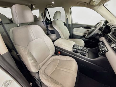 Used 2023 Honda Pilot LX image 27