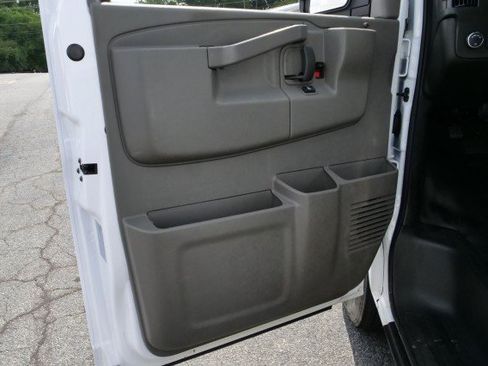 Used 2024 Chevrolet Express 3500 w/ Power Convenience Package RWD image 21