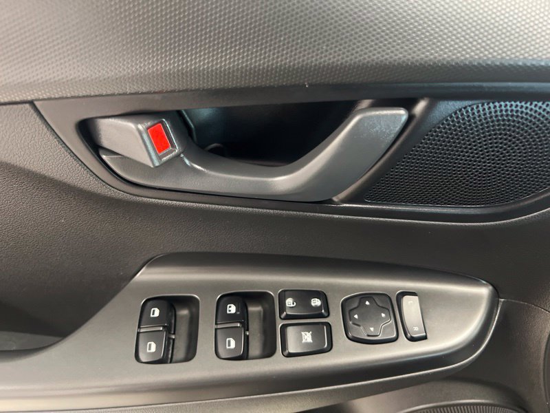 Used 2023 Hyundai Kona SE AWD/4WD image 19