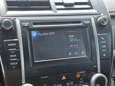 Used 2013 Toyota Camry SE FWD image 22