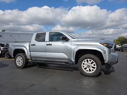 Used 2025 Toyota Tacoma SR