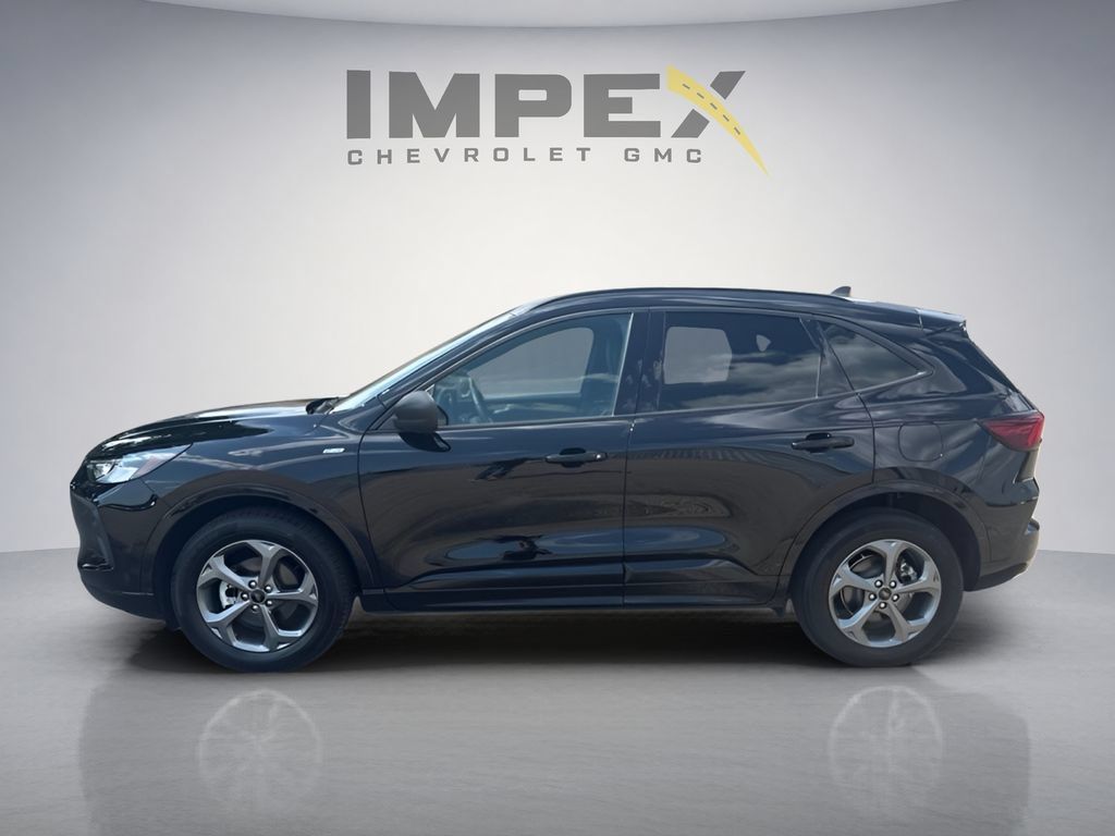 Used 2023 Ford Escape ST-Line w/ Tech Pack #1 AWD/4WD image 2
