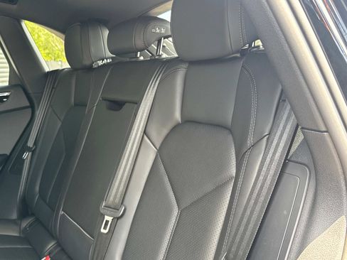 Certified 2025 Porsche Macan image 12