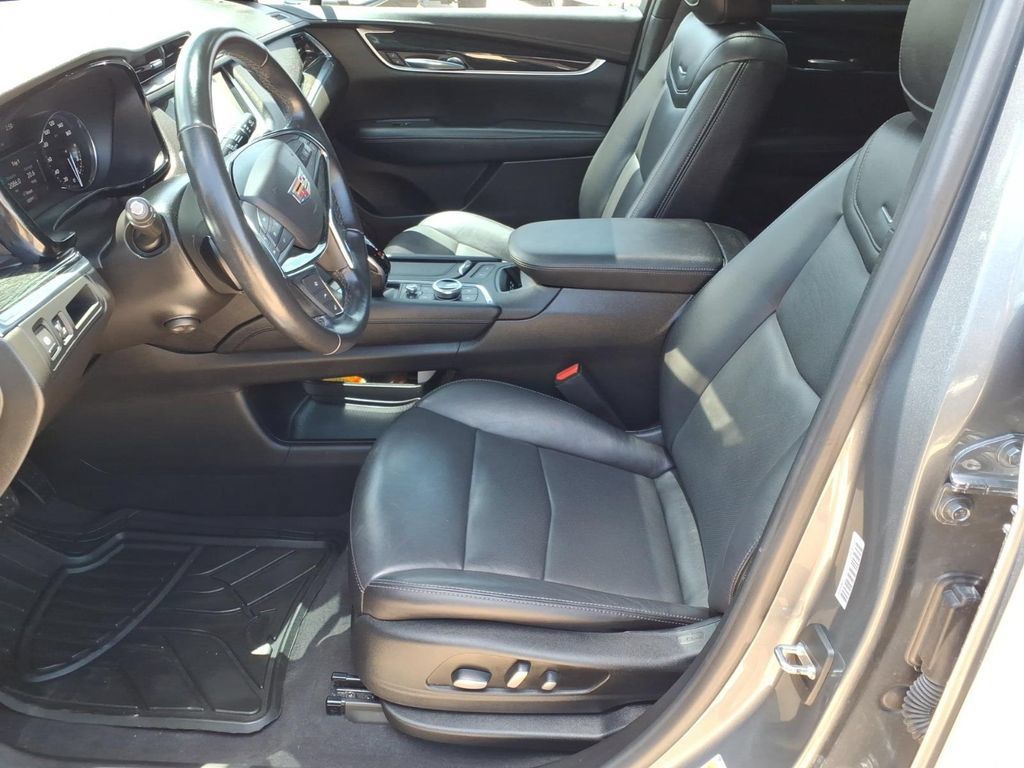 Used 2021 Cadillac XT5 Premium Luxury w/ LPO, Floor Liner Package FWD image 16