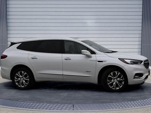 Used 2021 Buick Enclave Avenir w/ Avenir Technology Package image 3