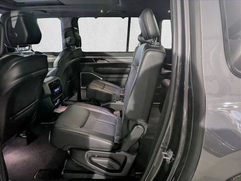 Used 2024 Jeep Wagoneer L Series II w/ Convenience Group I image 25