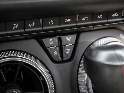 Used 2018 Chevrolet Camaro ZL1 image 27