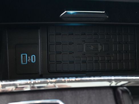 Used 2023 Ford Expedition Platinum RWD image 32