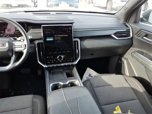 Used 2025 GMC Acadia Elevation image 15