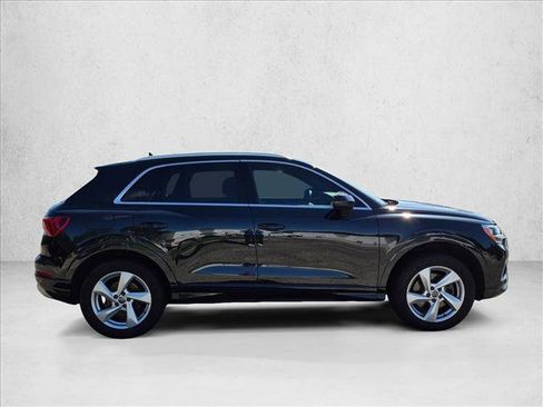 Used 2019 Audi Q3 2.0T Premium w/ Convenience Package AWD/4WD image 4