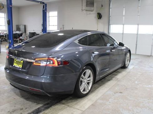 Used 2015 Tesla Model S 85D image 8