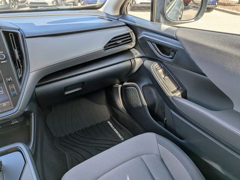 Used 2025 Subaru Crosstrek 2.0i image 17