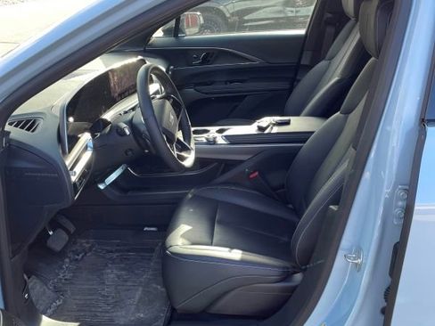 Used 2024 Cadillac Lyriq Luxury w/ LPO, Floor Liner Package image 6