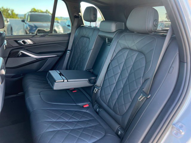 Used 2025 BMW X5 M60i AWD/4WD image 19