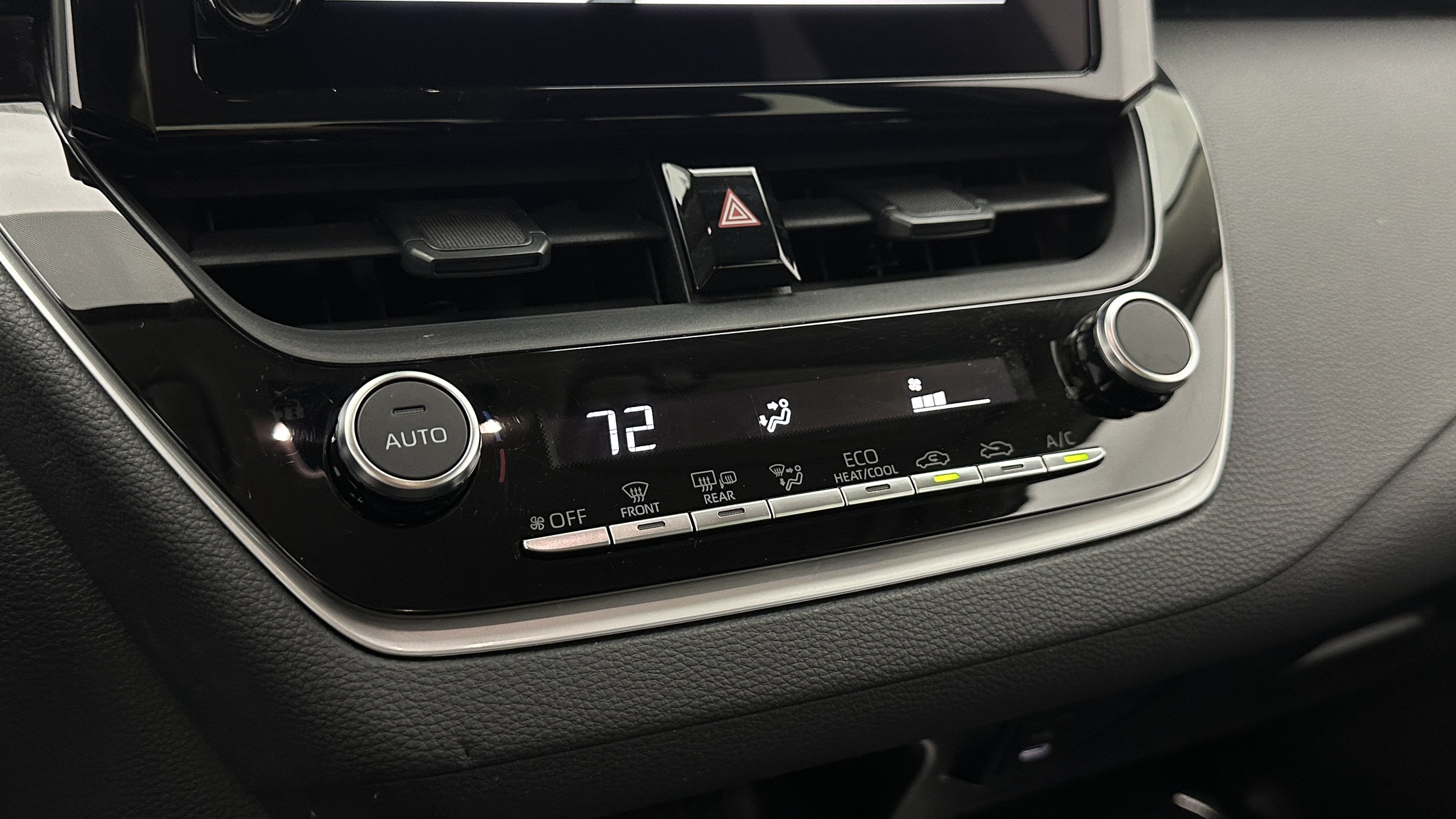 Used 2026 Toyota Corolla LE FWD image 21