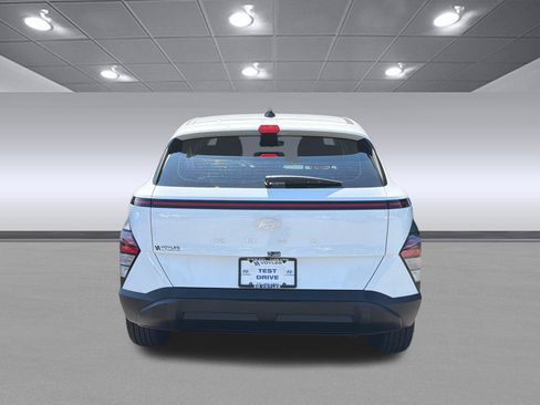 Used 2026 Hyundai Kona SE FWD image 6