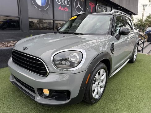 Used 2017 MINI Cooper Countryman FWD image 1