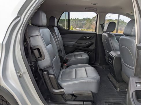 Used 2020 Chevrolet Traverse LT w/ LT Premium Package image 49