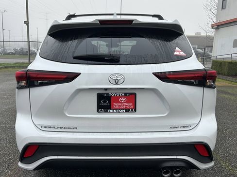 New 2026 Toyota Highlander XSE image 6