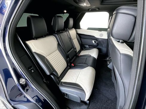 Used 2023 Land Rover Discovery HSE R-Dynamic AWD/4WD image 35