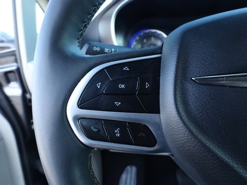 Used 2023 Chrysler Voyager LX image 24