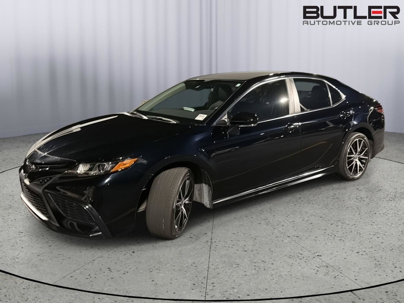 Used 2024 Toyota Camry SE w/ Convenience Package FWD image 1